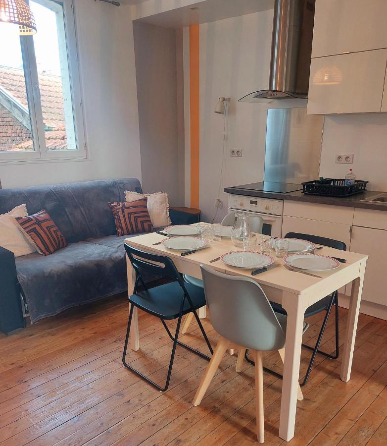 Les Belles Terrasses Dieppe ,3 appartements , LE VEGETAL de 1 à 8 personnes , LE TROPICAL de 1 à 6 personnes , LE FLORAL avec TERRASSE de 1 à 3 personnes , quartier calme au stationnement gratuit à coté de l'avenue verte Exterior foto