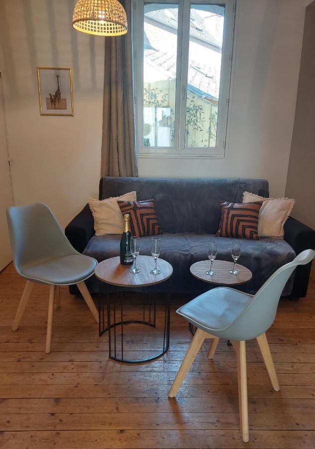 Les Belles Terrasses Dieppe ,3 appartements , LE VEGETAL de 1 à 8 personnes , LE TROPICAL de 1 à 6 personnes , LE FLORAL avec TERRASSE de 1 à 3 personnes , quartier calme au stationnement gratuit à coté de l'avenue verte Exterior foto