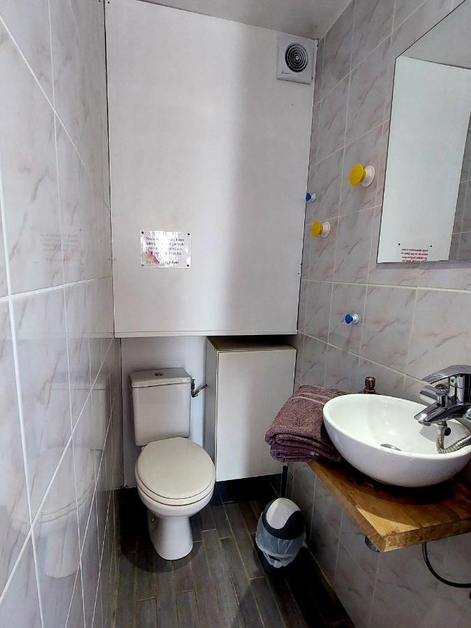 Les Belles Terrasses Dieppe ,3 appartements , LE VEGETAL de 1 à 8 personnes , LE TROPICAL de 1 à 6 personnes , LE FLORAL avec TERRASSE de 1 à 3 personnes , quartier calme au stationnement gratuit à coté de l'avenue verte Exterior foto