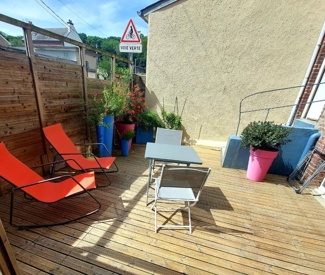 Les Belles Terrasses Dieppe ,3 appartements , LE VEGETAL de 1 à 8 personnes , LE TROPICAL de 1 à 6 personnes , LE FLORAL avec TERRASSE de 1 à 3 personnes , quartier calme au stationnement gratuit à coté de l'avenue verte Exterior foto